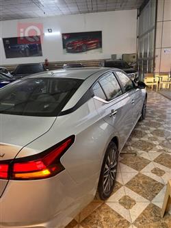 نیسان ئەلتیما